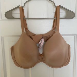 Victoria’s Secret full coverage bra, 42D